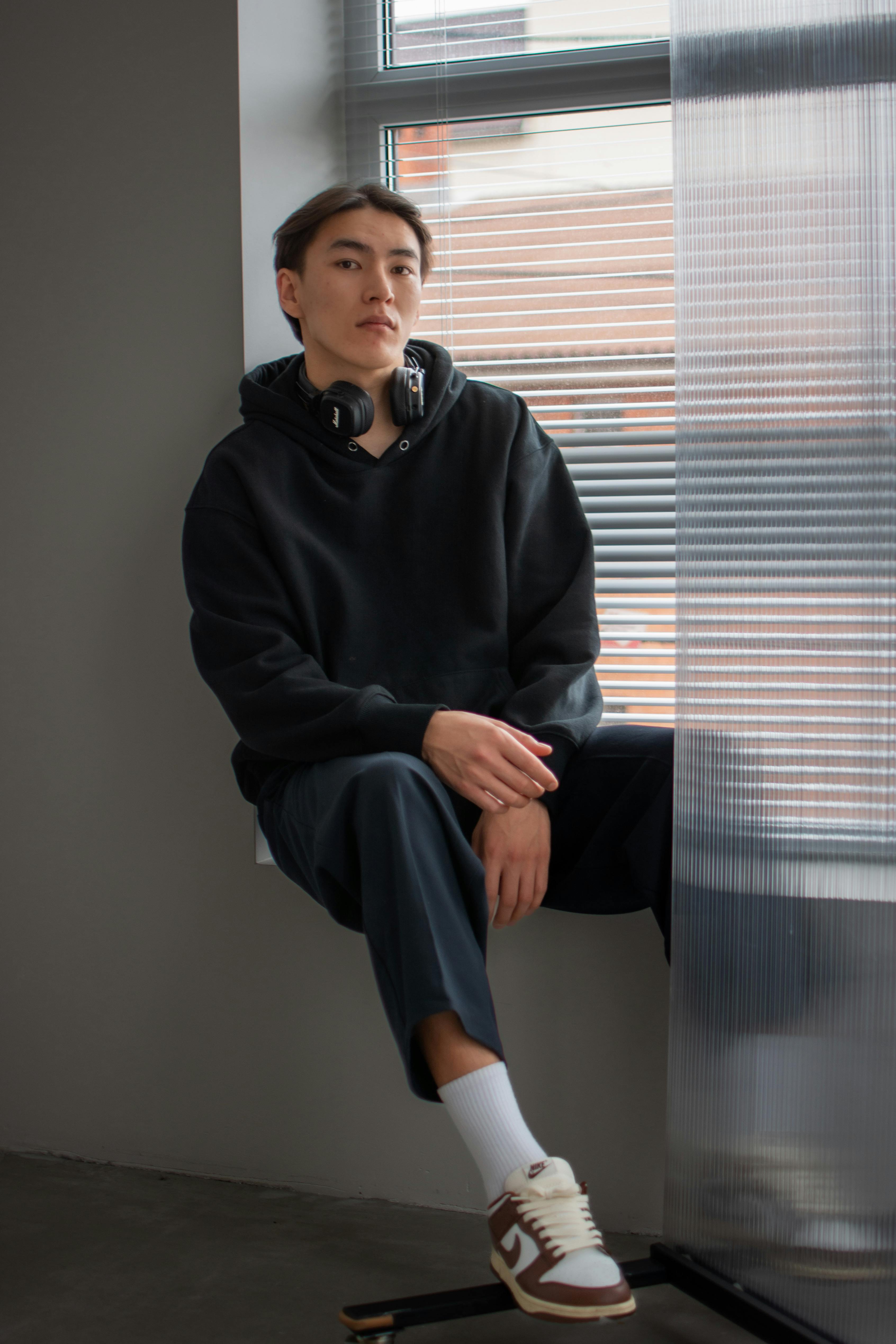 Premium Black Hoodie & Sweatpants Set – Comfort Fit Loungewear